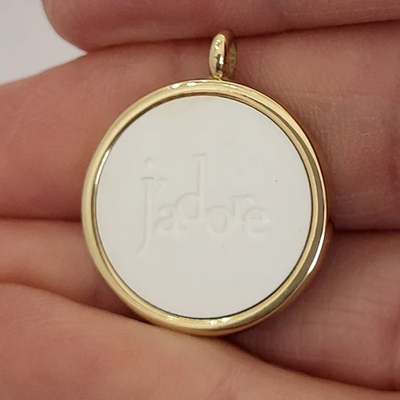 Dior Ja'dore NWOB Gold Tone Pendent With White Fragrance Stone 8mm - Picture 12 of 12